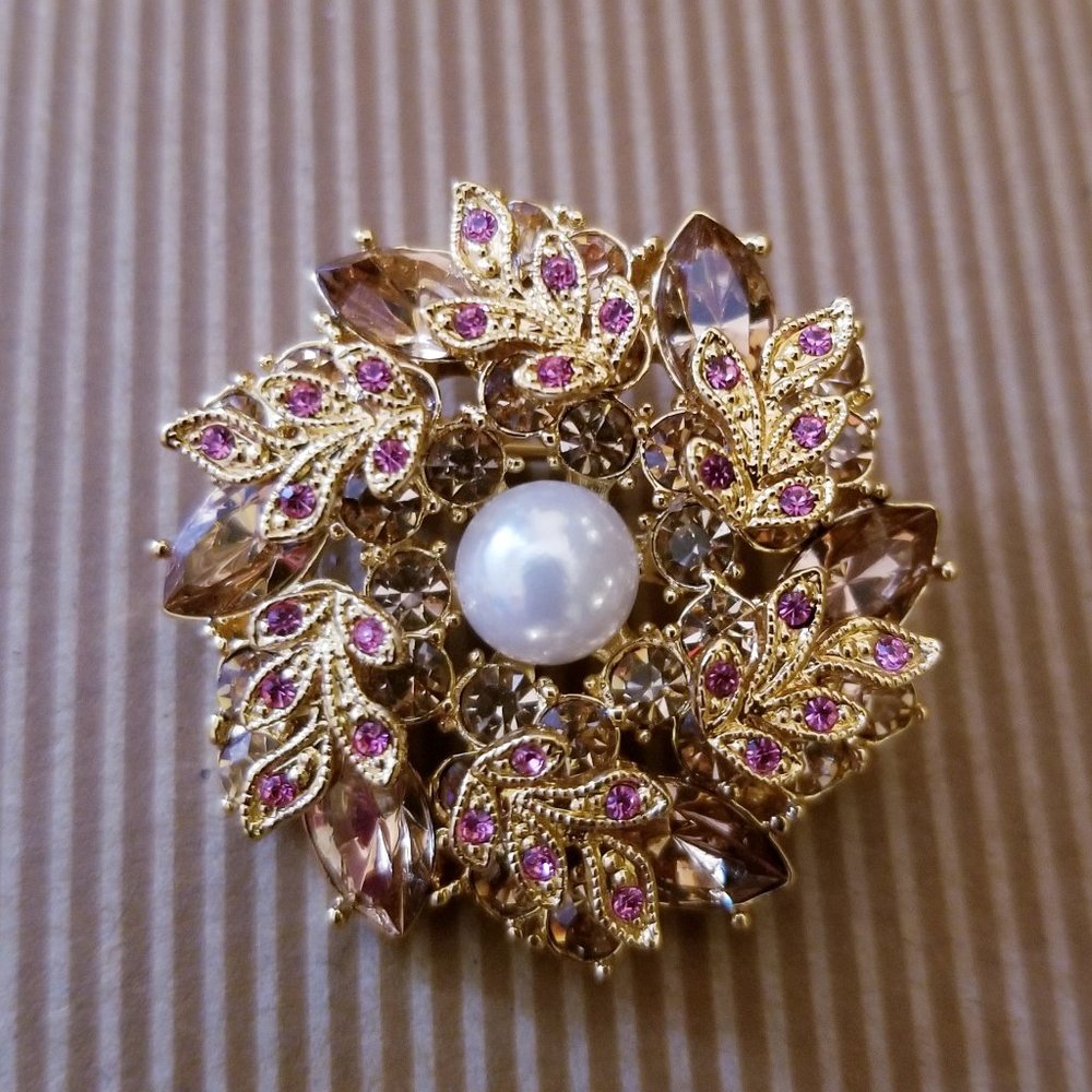 Banana Republic Brooch